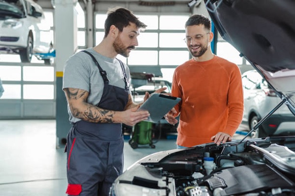 Strategi Jitu Mengembangkan Usaha Bengkel Perawatan Mobil