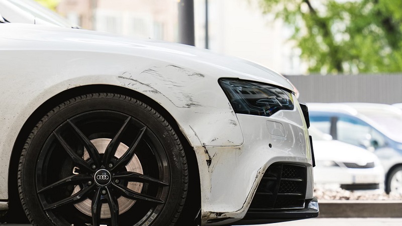 Cara Menghilangkan Baret Mobil agar Tampilannya Kembali Mulus