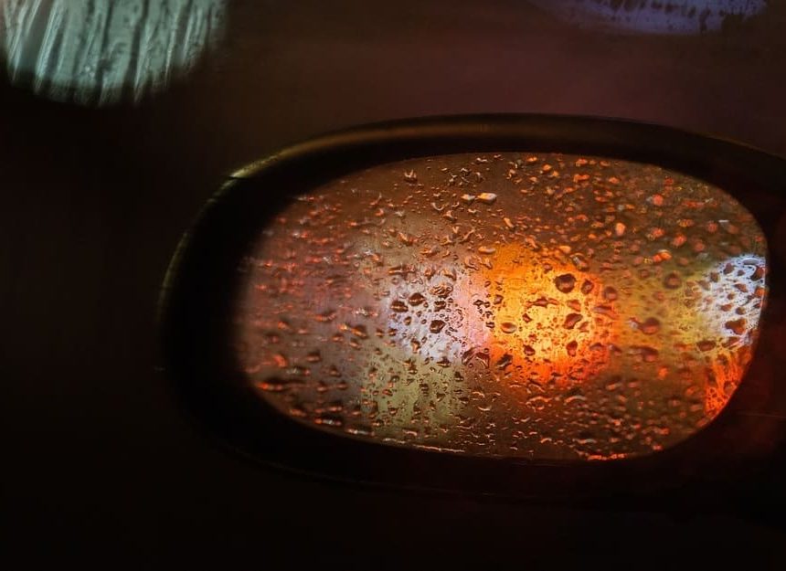 Risiko Kecelakaan Akibat Kaca Spion Mobil yang Tak Dirawat